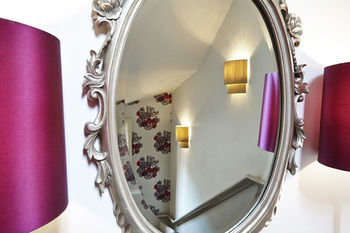 Vanbrugh House 4* Oxford